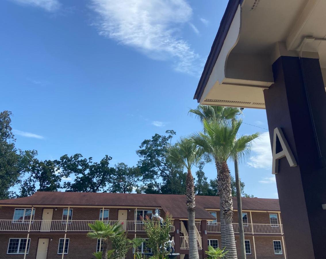 Savannah Inn&Suites Luaran gambar