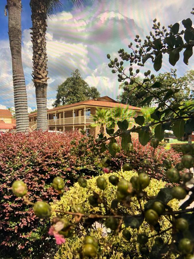 Savannah Inn&Suites Luaran gambar