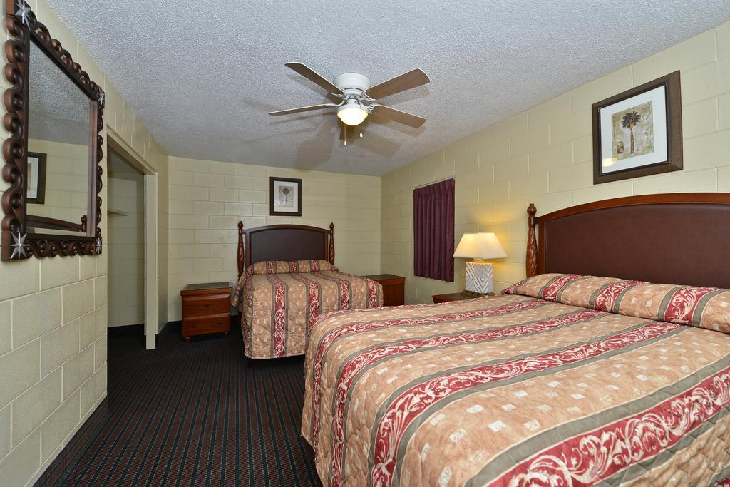 Savannah Inn&Suites Bilik gambar