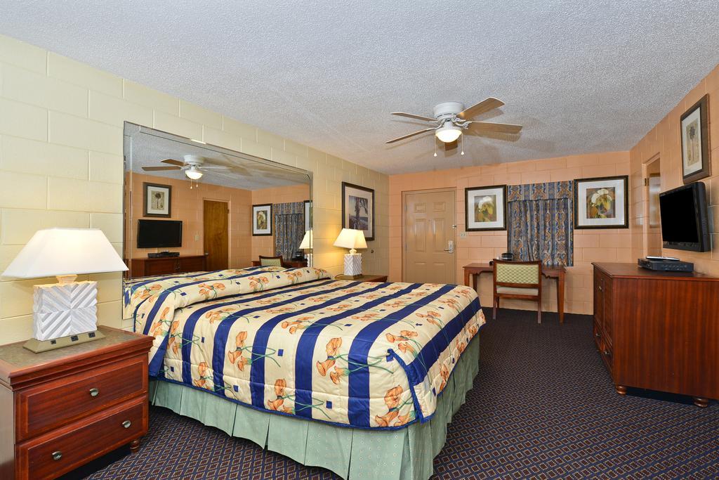 Savannah Inn&Suites Bilik gambar