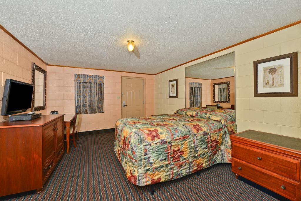 Savannah Inn&Suites Bilik gambar