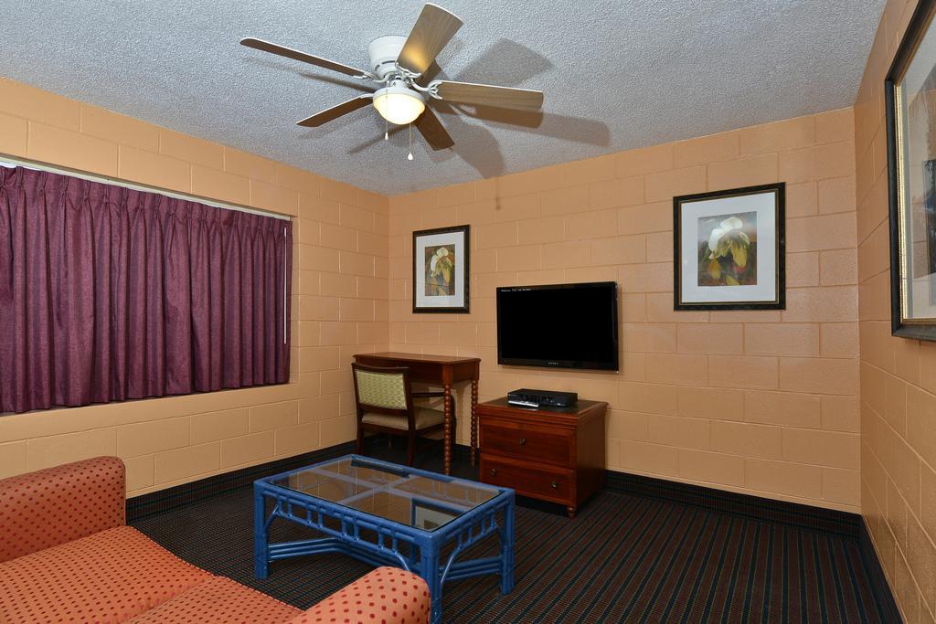 Savannah Inn&Suites Bilik gambar