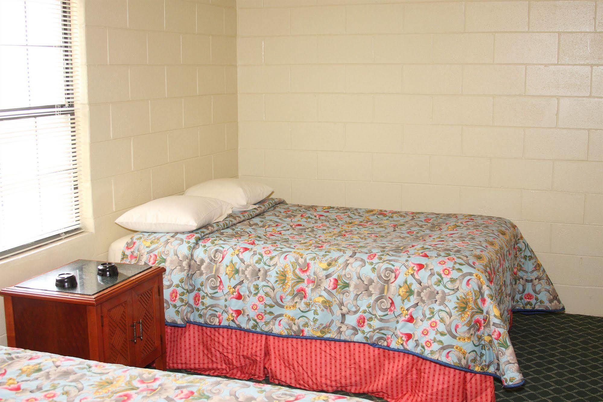 Savannah Inn&Suites Luaran gambar